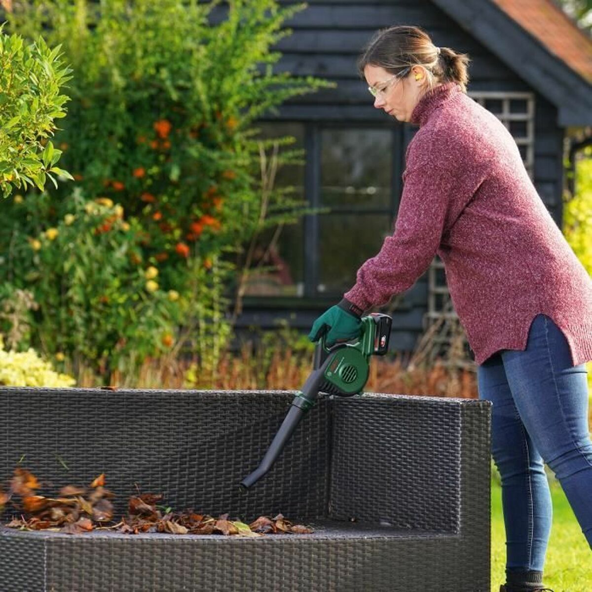 Blåser BOSCH UniversalLeafBlower 18V-130 18 V